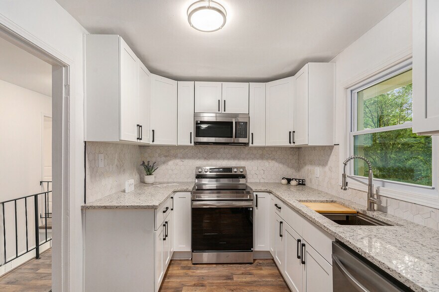 Building Photo - 3181 Pennington Cir SW