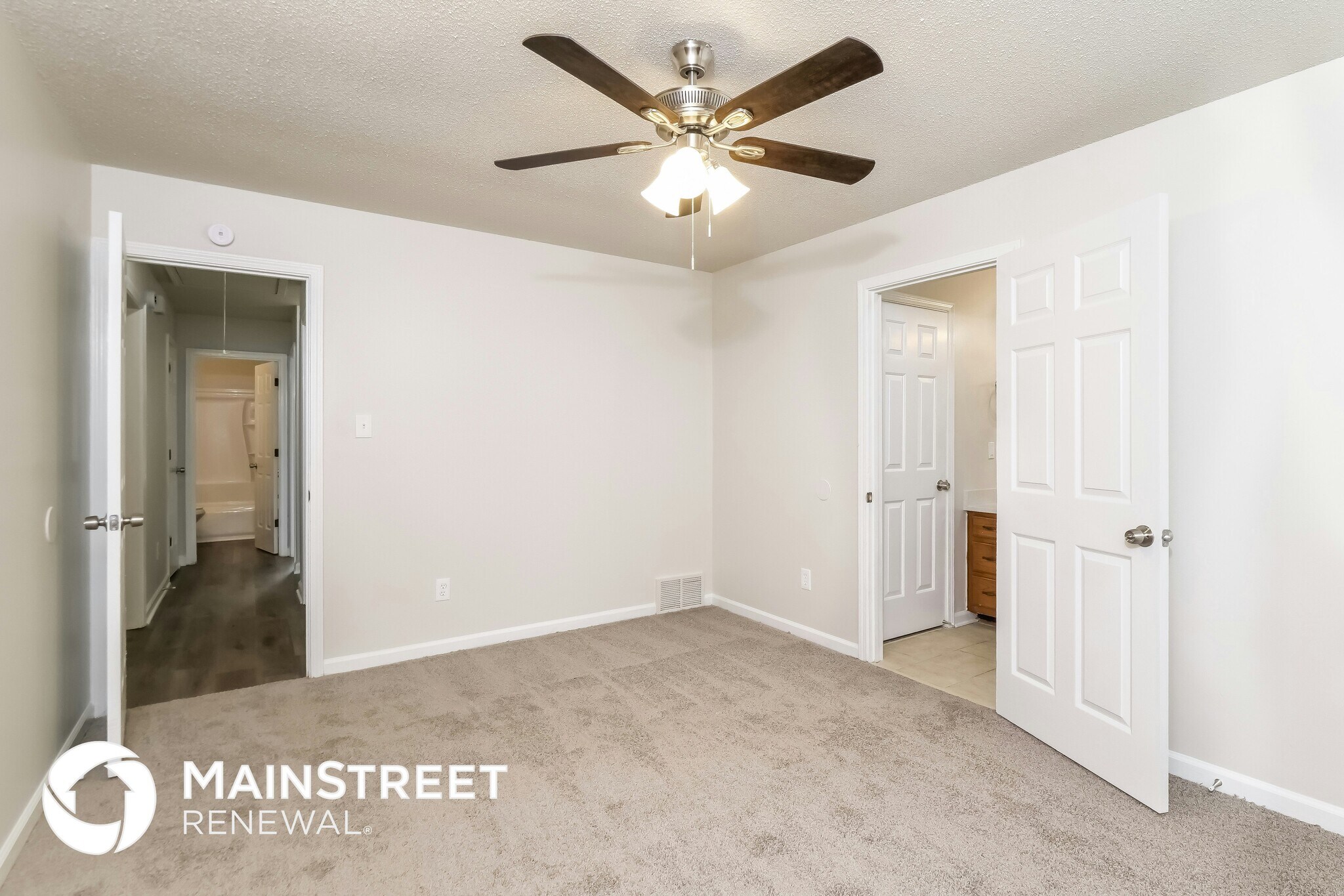 Building Photo - 7073 Gleneagles Dr