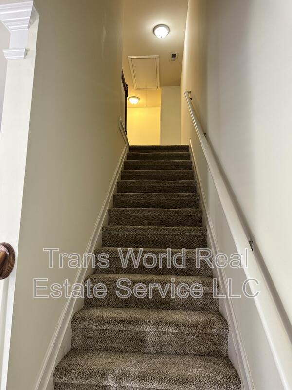 Building Photo - 9821 Alger Trce