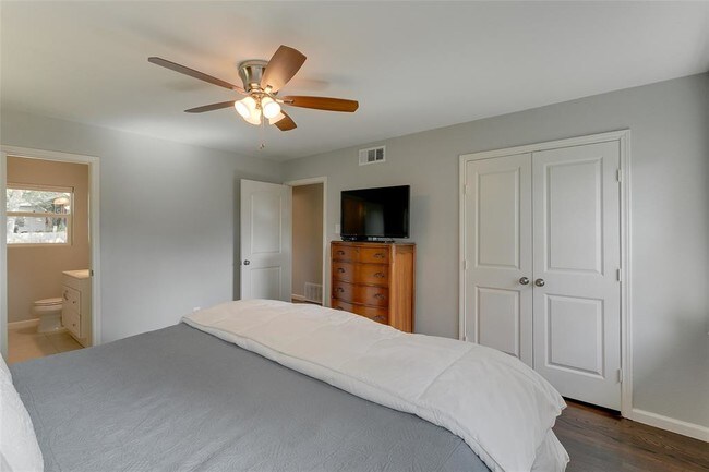 Building Photo - 847 Peavy Rd