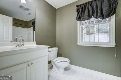 Building Photo - 9485 Nesbit Lakes Dr