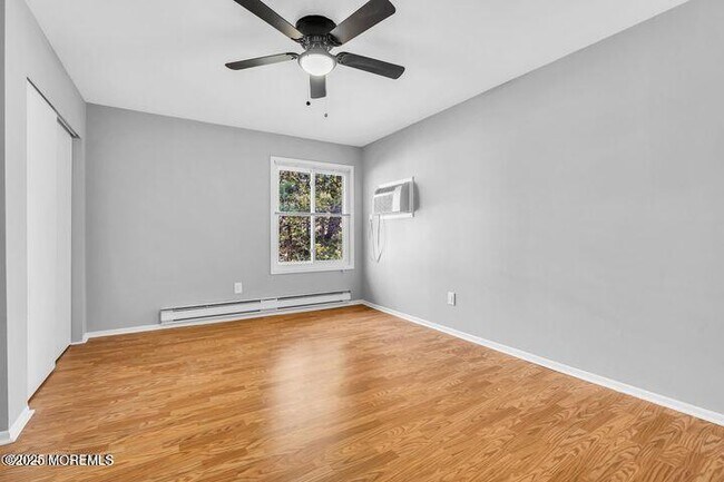 Building Photo - 25 Meadow Green Cir