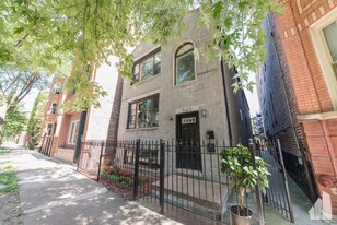 Building Photo - 845 N Hoyne Ave