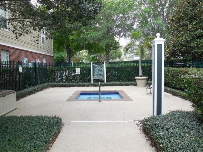 Building Photo - 13015 Plantation Park Cir