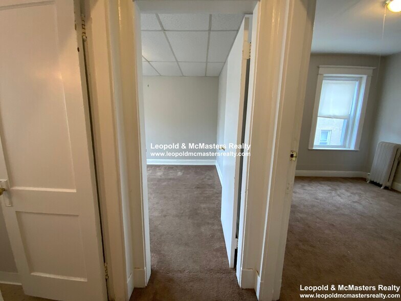 Building Photo - 68 Woodstock Ave