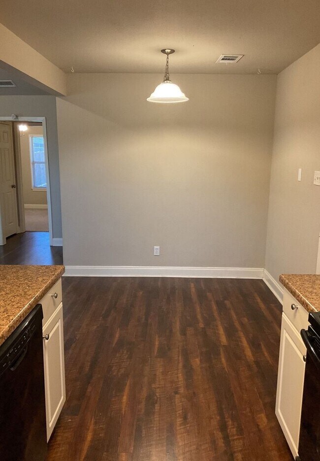 Building Photo - 2301 Lago Trail