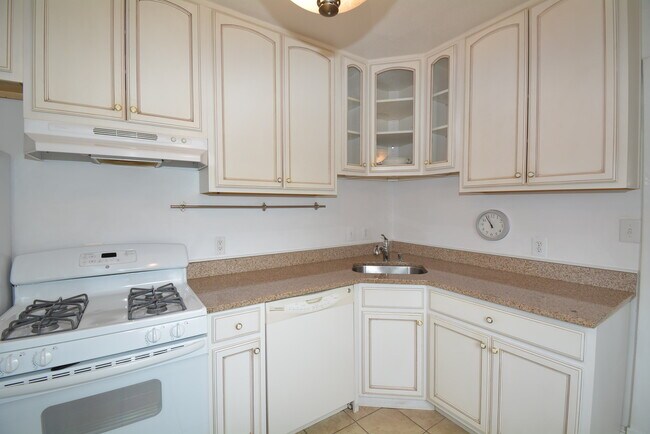 Building Photo - 3501 16th St S