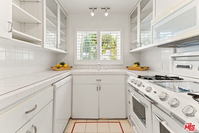 Building Photo - 1120 23rd St