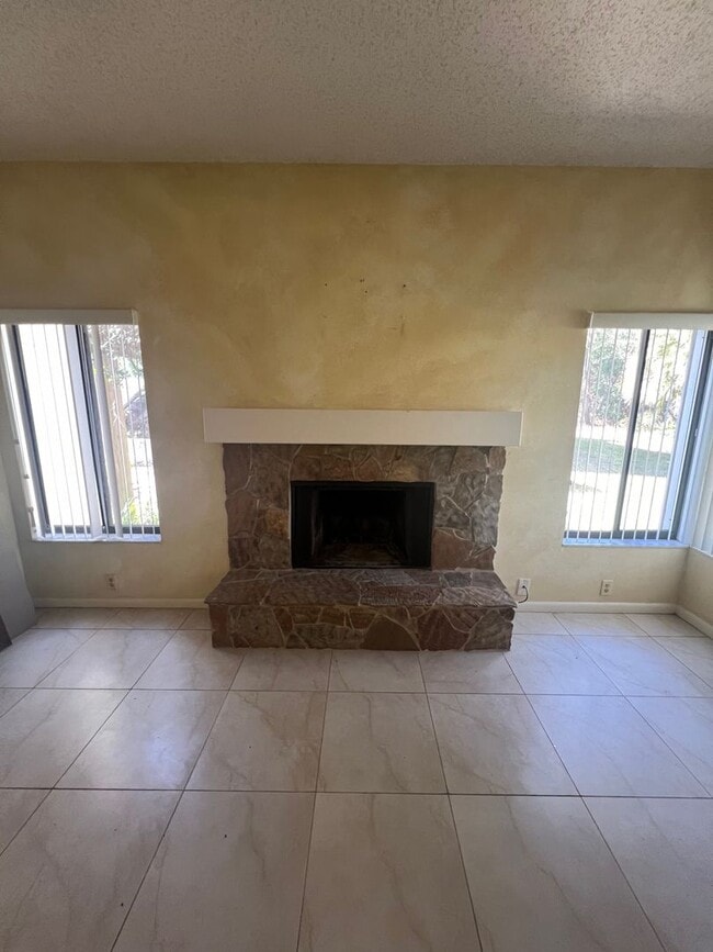 Building Photo - Cypress Trace Condo