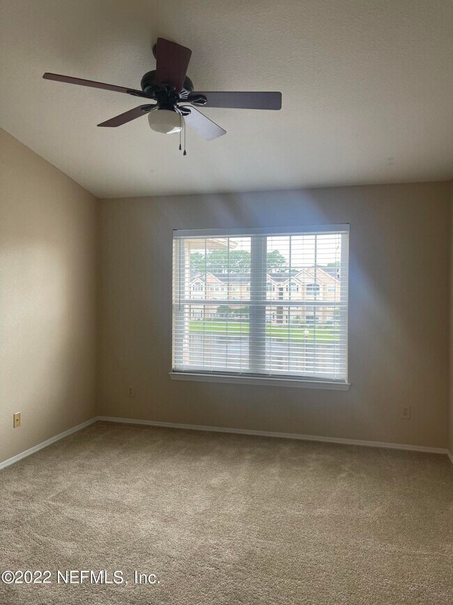 Building Photo - 13810 Sutton Park Dr N