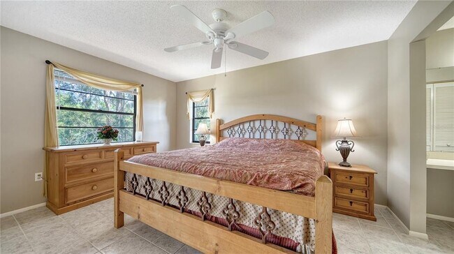 Building Photo - 5649 Summerside Ln