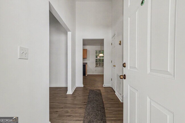 Building Photo - 2233 Glen Briar Way