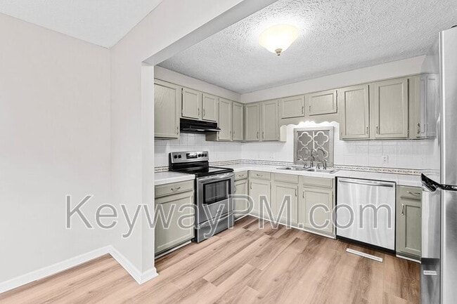 Building Photo - 48 Bluff Pointe Way