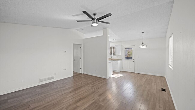 Building Photo - 580 Upton Dr