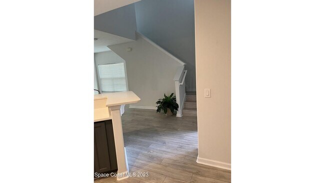 Building Photo - 754 Carlsbad Dr