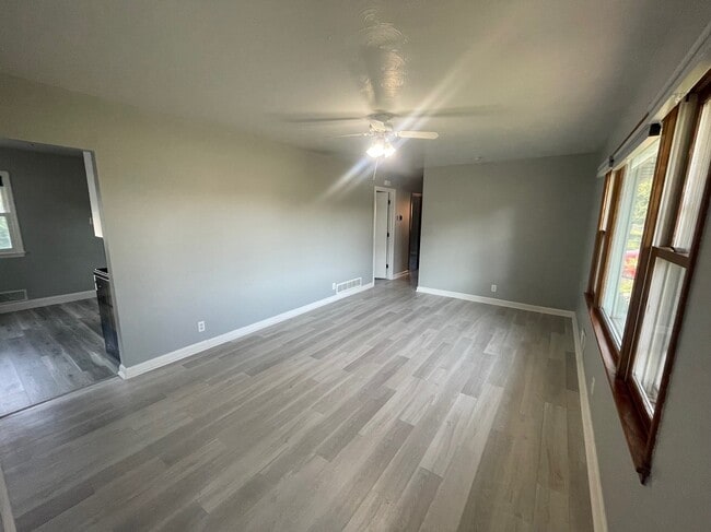 Building Photo - 2031 Shale Ln