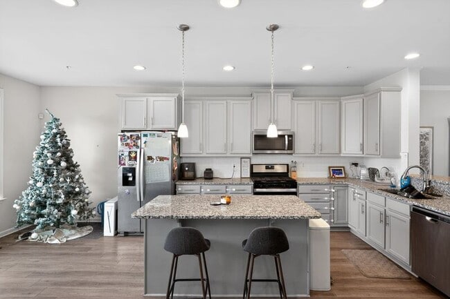 Building Photo - 10321 Vista Meadow Way