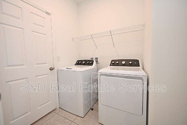 Building Photo - 685 Crown Rose Dr