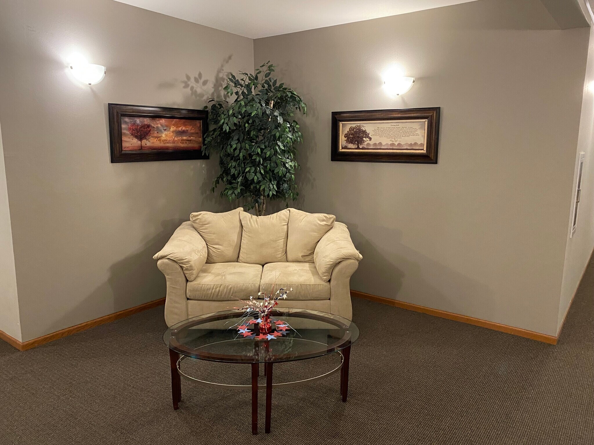 Common area - 230 Hilldale Dr