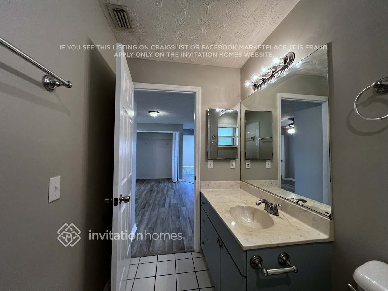 Building Photo - 2426 SE Renick Ave