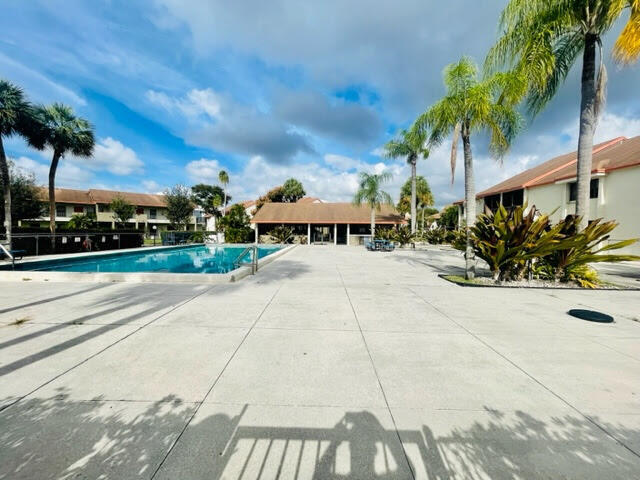 Building Photo - 5571 Courtyard Dr