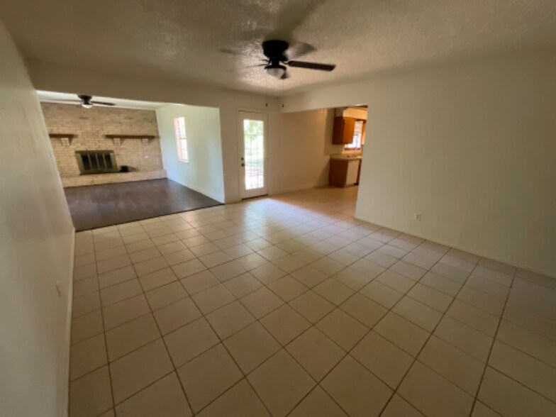 Building Photo - 5221 Kingston Dr