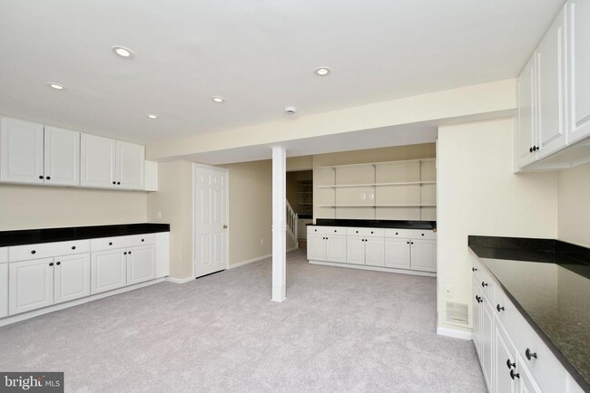 Building Photo - 6136 Summer Park Ln