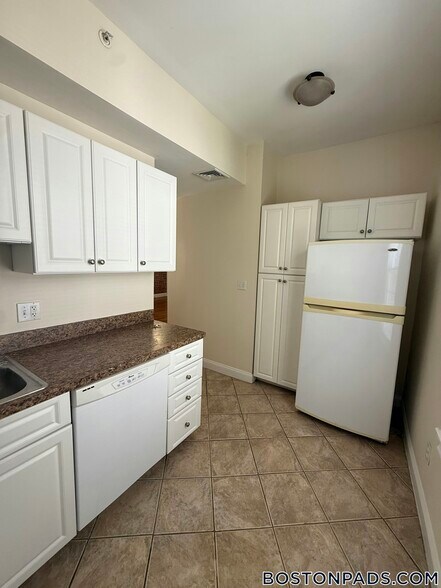 Building Photo - 55 Ashford St