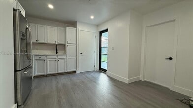 Building Photo - 17310 SW 109th Ave