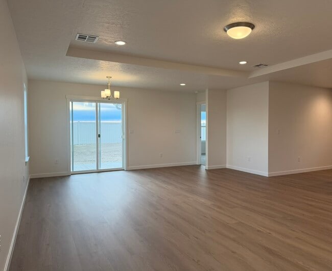 Building Photo - 10113 Longtail Dr