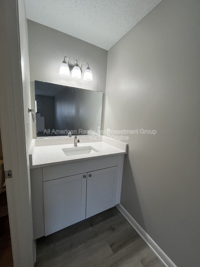 Building Photo - 36 5th Ave