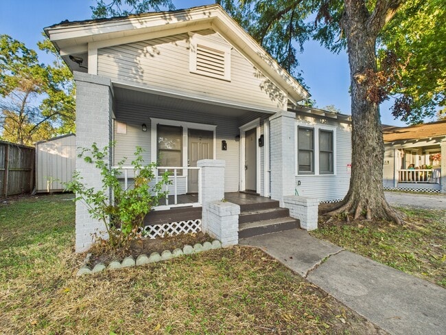 Building Photo - 605 Enid St