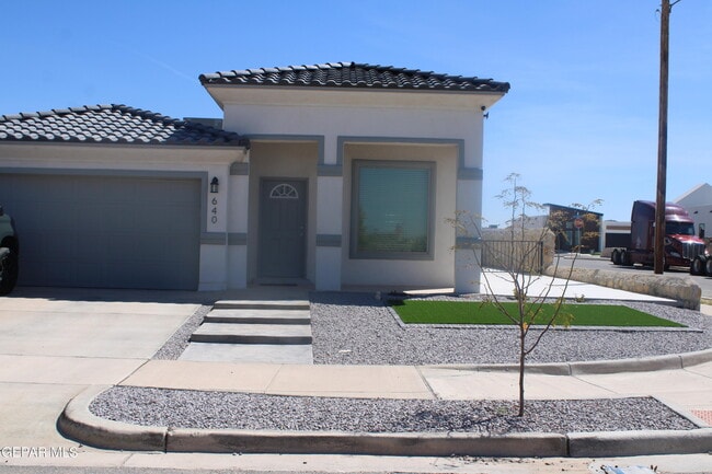 Building Photo - 640 Paseo Dulce Ave