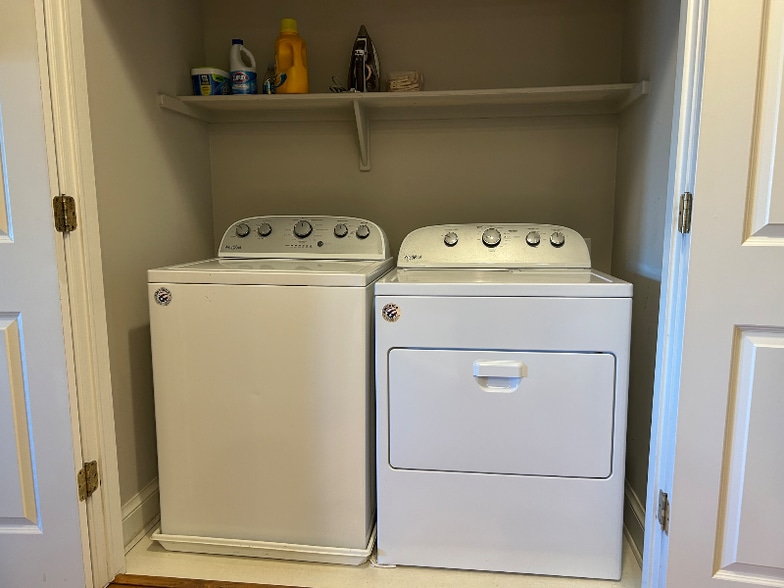 Building Photo - 810 W Princess Anne Rd