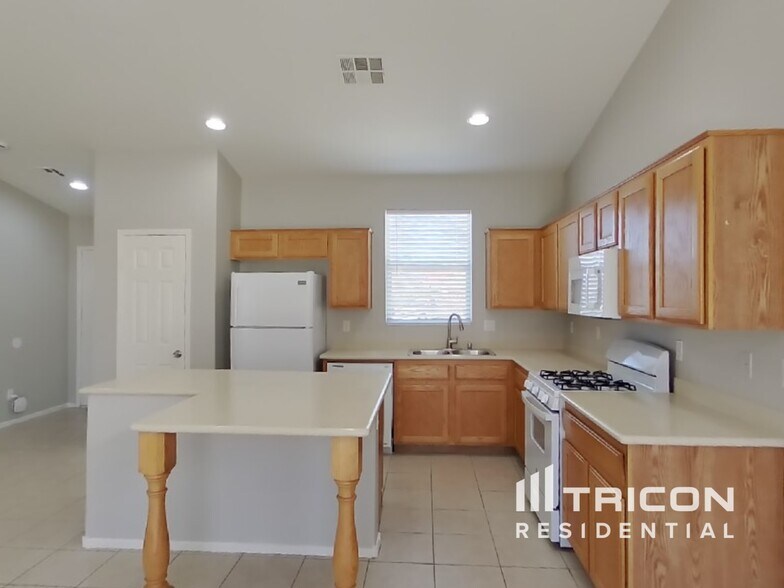 Building Photo - 2128 Sparkling Meadows Ct