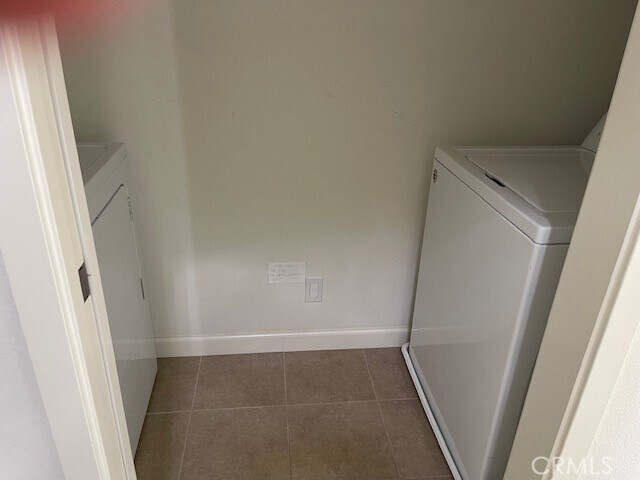 Building Photo - 111 Holly Springs