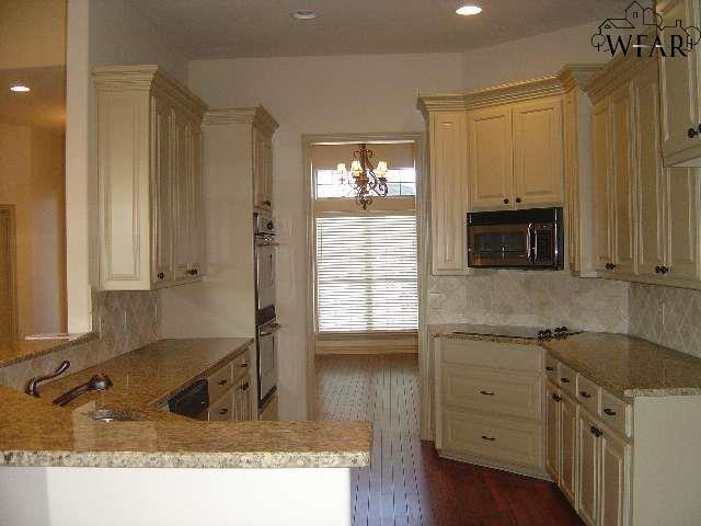 Building Photo - 8 Maplewood Ct