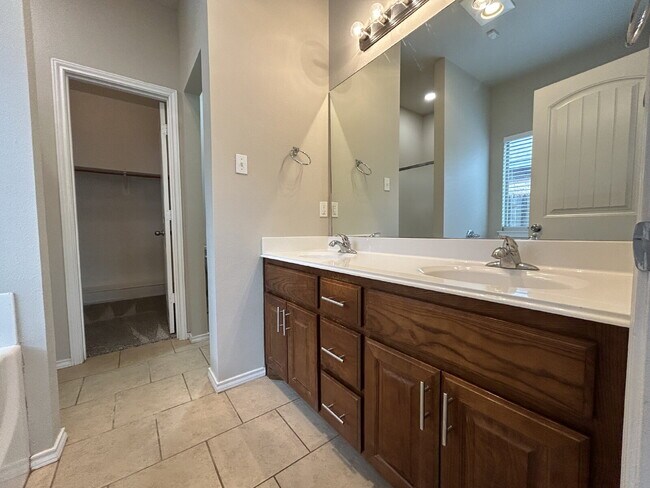 Building Photo - Large Two Story 5 Bedroom Home in Frenship Schools!