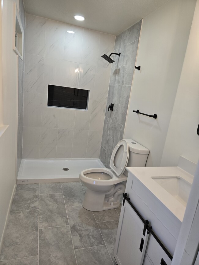 Building Photo - 7922 W 92nd St