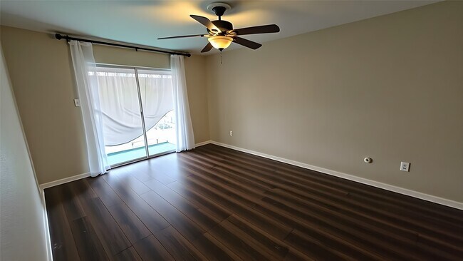 Building Photo - 7400 Bellerive Dr