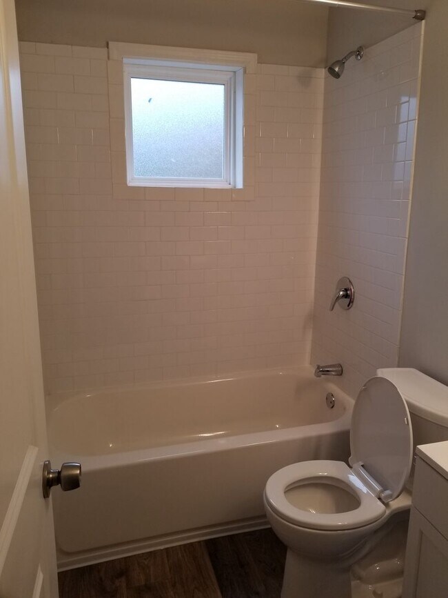 Building Photo - 5905 Lone Oak Dr SW