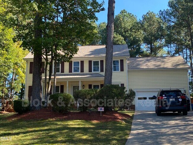Building Photo - 5 Trump Ct