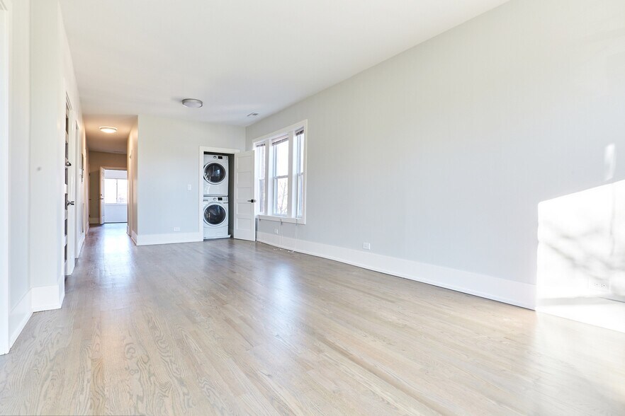 Building Photo - 2224 N Kimball Ave