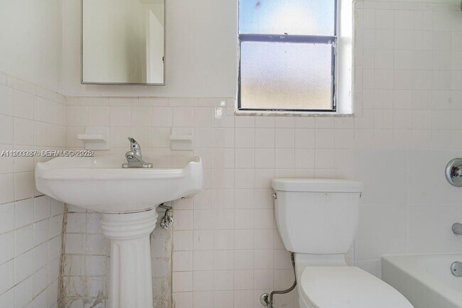 Building Photo - 805 NW 3rd Terrace