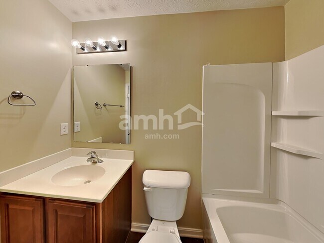 Building Photo - 355 Hennepin Dr