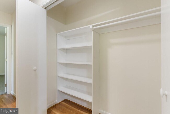 Building Photo - 23240 Rosewood Ct