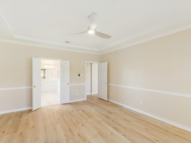 Building Photo - 1622 Stratford Dr