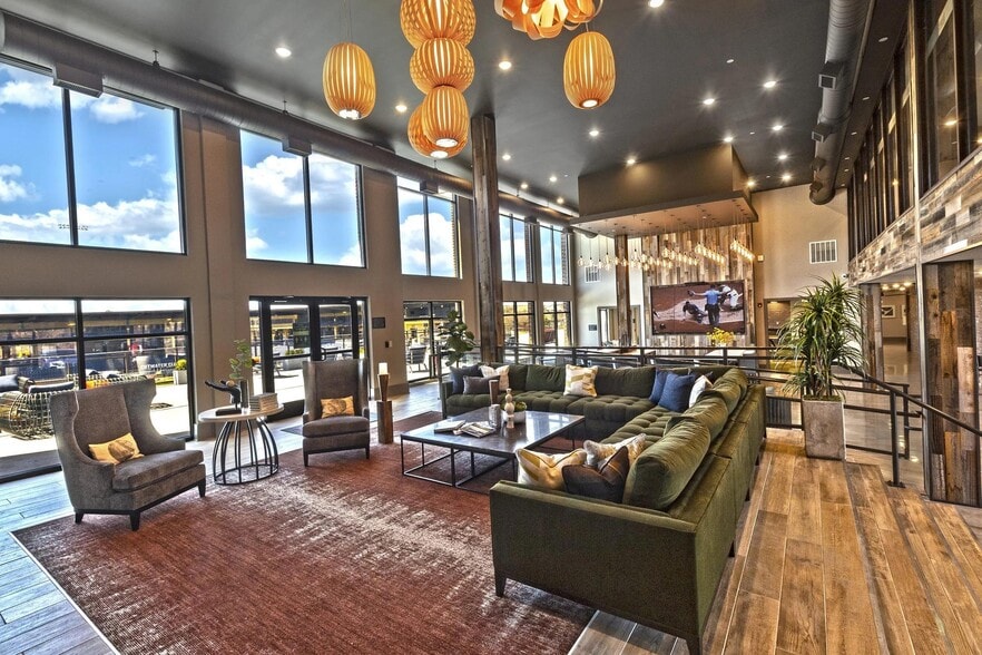 Building Photo - 44 Braves Ave