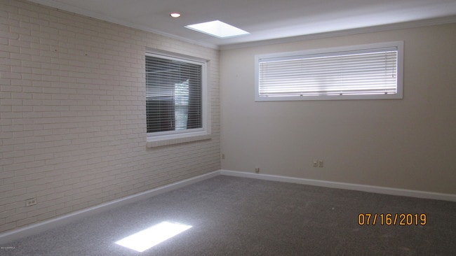 Building Photo - 950 Northwood Commons Dr