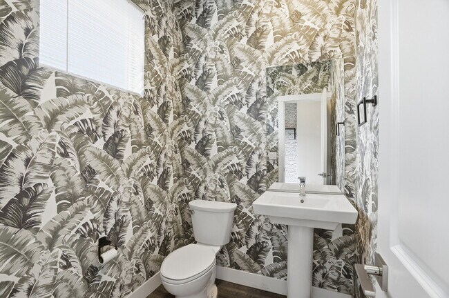 Building Photo - $3,940.95 - 3 Bed, 2.5 Bath Townhome In Denver with Central AC and Outdoor Space!